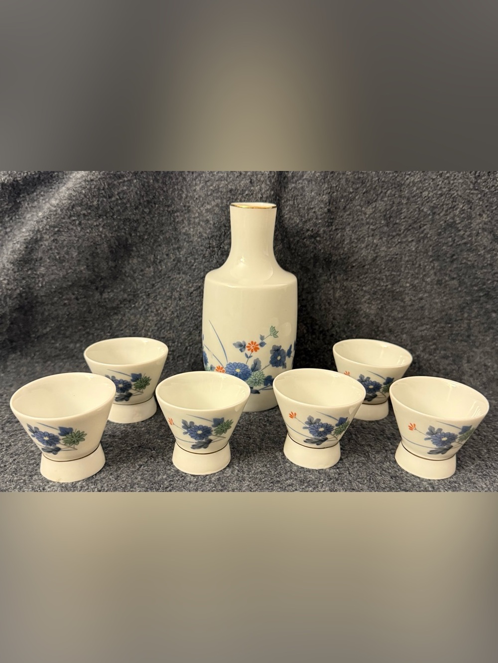 Vintage Japanese Porcelain OMC Sake Set - 6 Pieces.